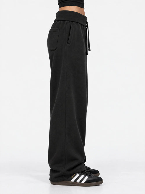 BLACK FOLDED SWEATPANTS