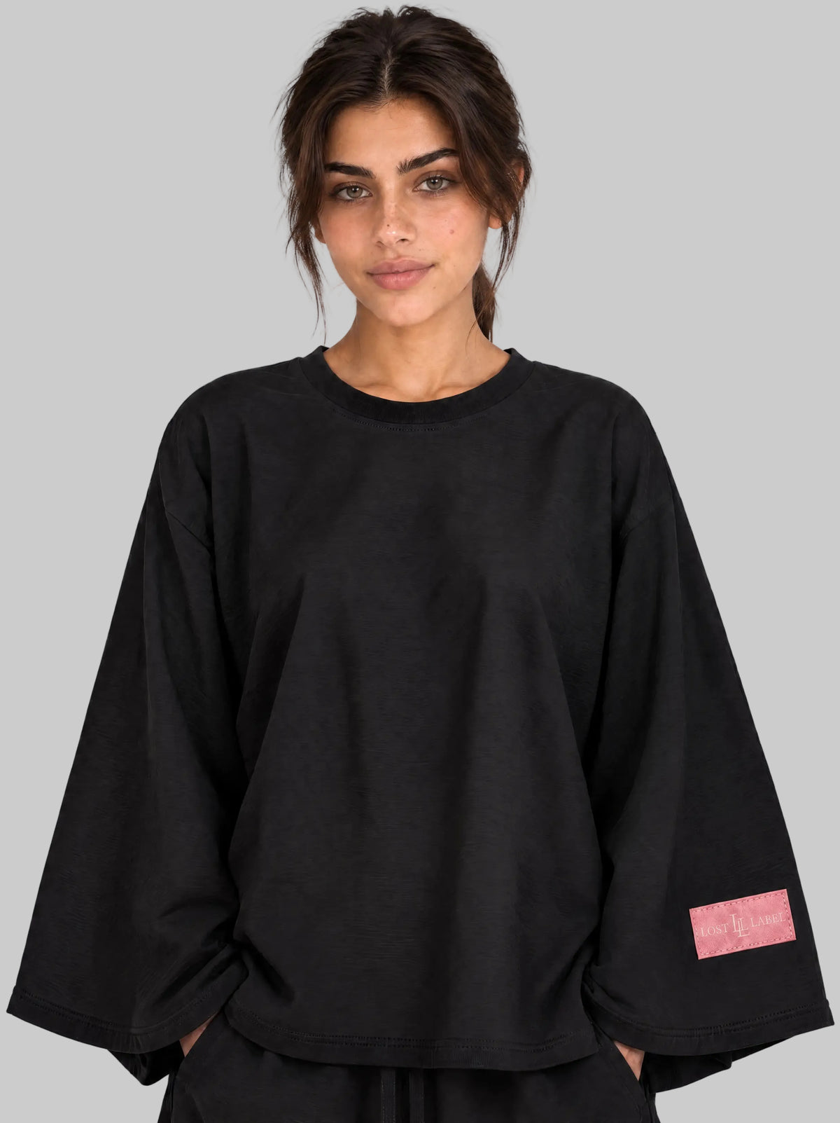 BLACK WIDE SLEEVE SHIRT